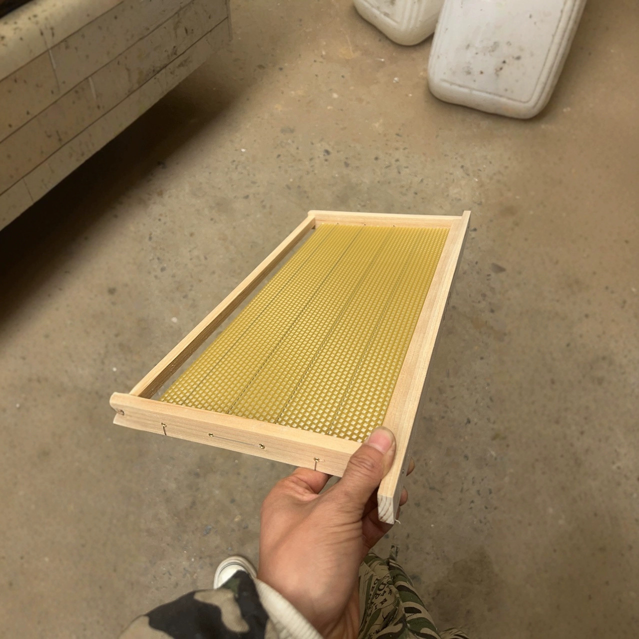 Beehive Frame Wax - 8 Bingkai Sarang Lebah Lengkap dengan